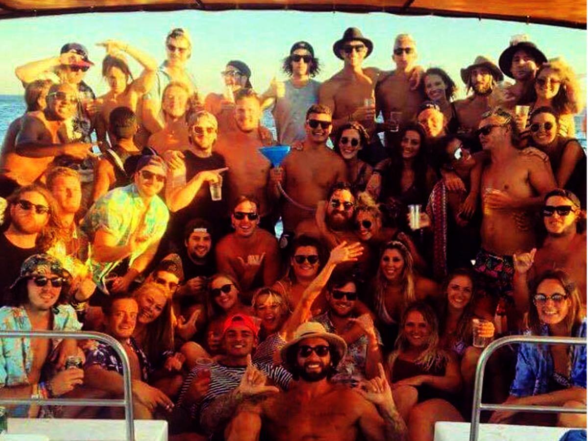 The 17 Party Albergue Lagos