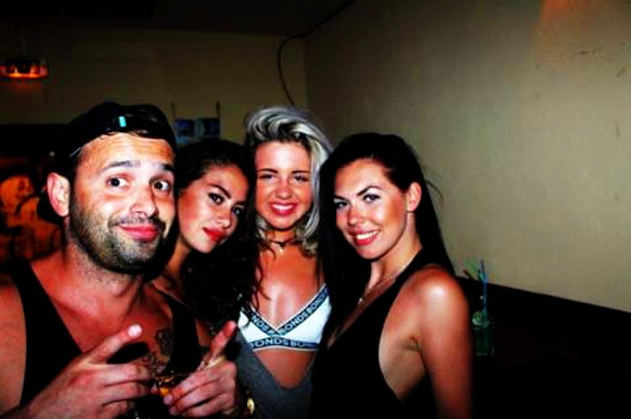 The 17 Party Albergue